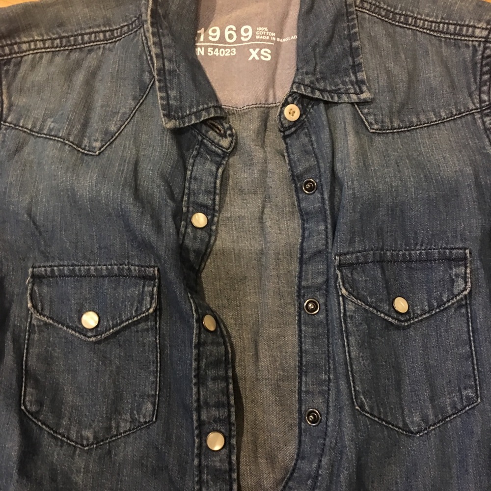 Gap chambray shirt